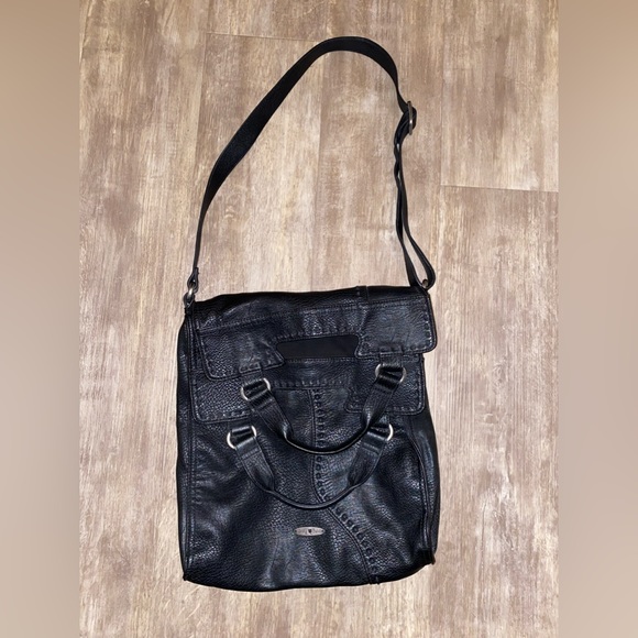 LUCKY BRAND "Abbey Road" Messenger Bag - Picture 2 of 10